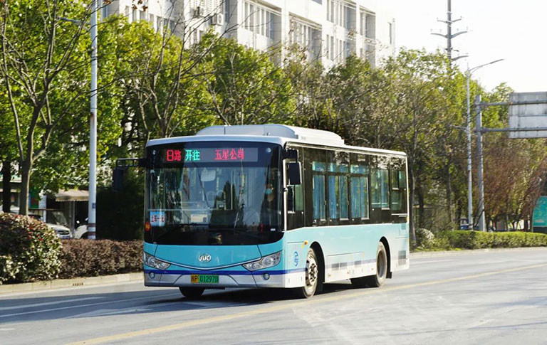 
     Les bus Ankai offrent plus de commodités de voyage sur les lignes de bus interprovinciales
    